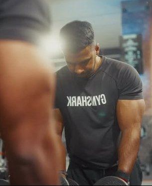 Gym and fitness videography: strength training session