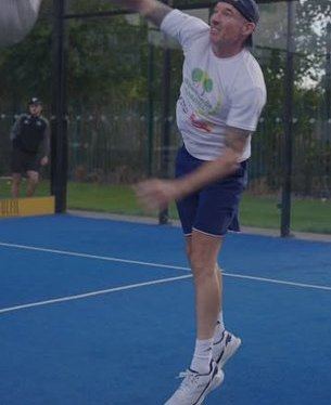 Padel event videography: overhead smash on an outdoor court